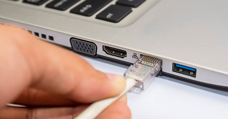 Підключення інтернет кабелю до ноутбуку